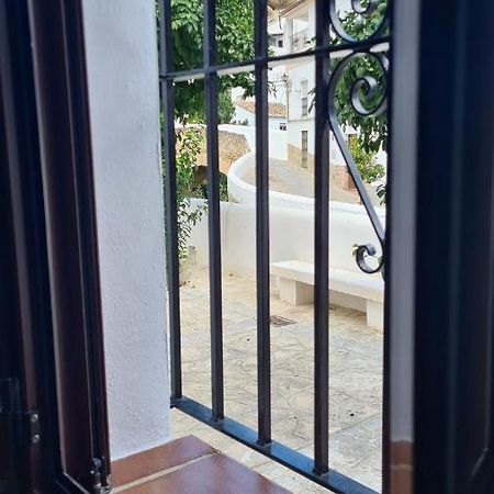 Apartamento Puente Triana Setenil De Las Bodegas Eksteriør billede